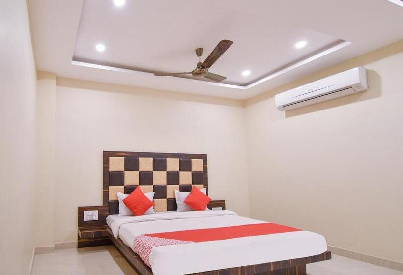 فندق Oyo Tulshi Residency