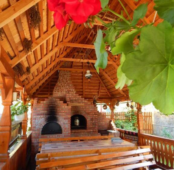 فندق Pensiunea Lucia