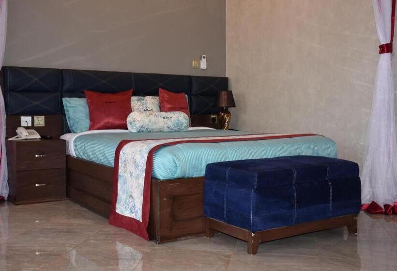 هتل Pent House Inn Namugongo