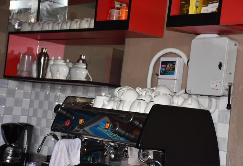 هتل Pent House Inn Namugongo