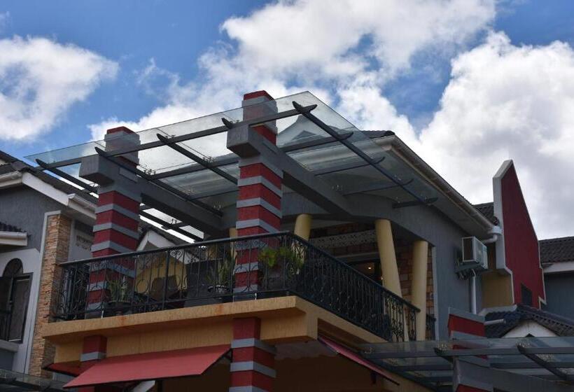 هتل Pent House Inn Namugongo