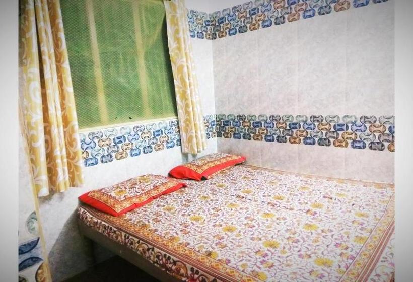 Отель Suriya Lodge