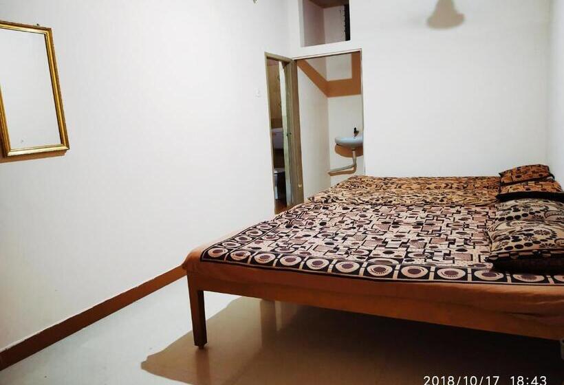 Отель Suriya Lodge