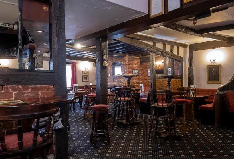 בית מלון כפרי The Crown