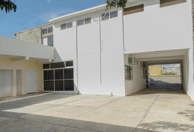 ホテル The Vision