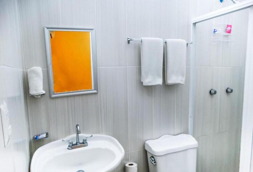 ホテル The Vision