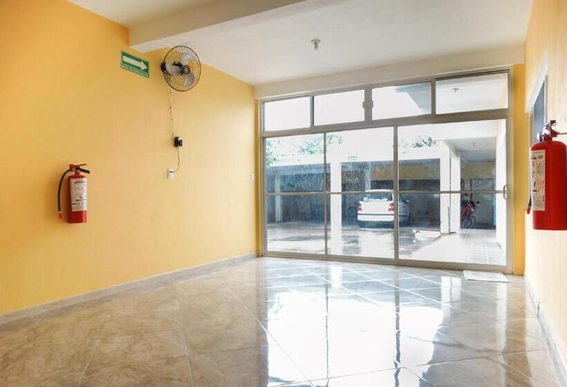 ホテル The Vision