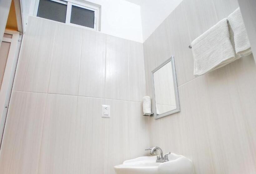 ホテル The Vision