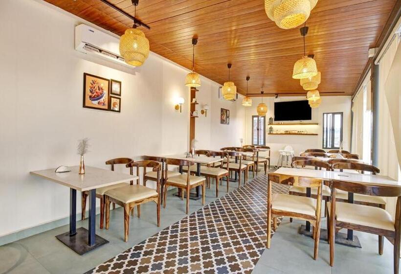 ホテル Townhouse Oak Passport Inn