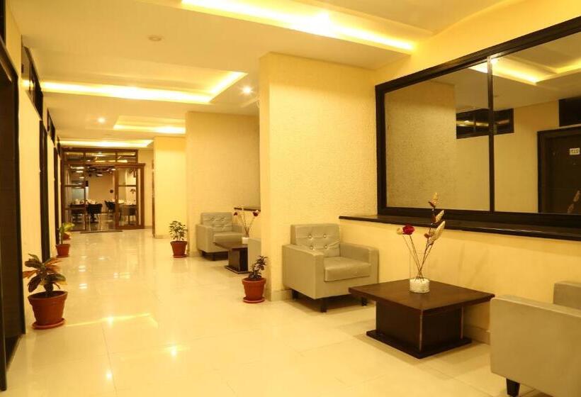 فندق Super Townhouse Dewas City Formerly Utsav