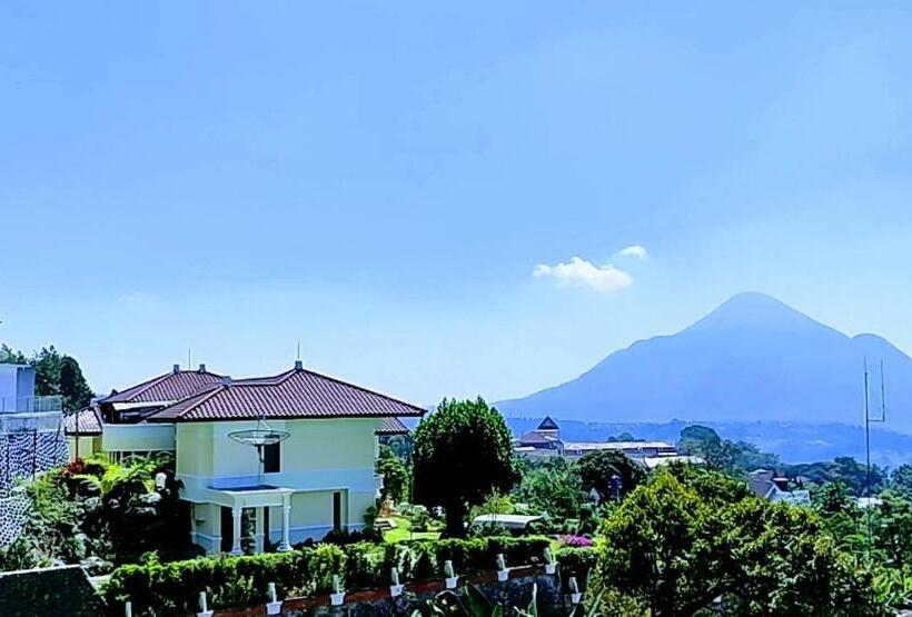 בית מלון כפרי Villa Raung Indah Tretes