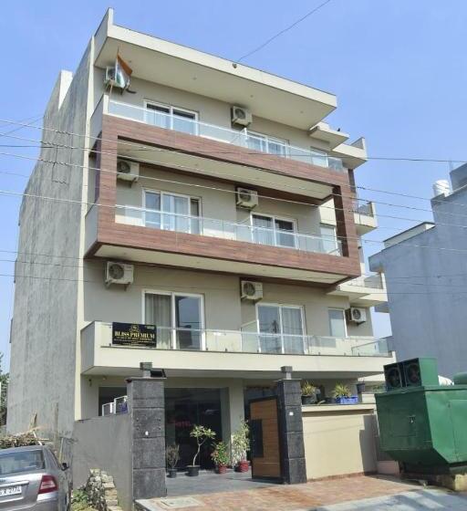 בית מלון כפרי Wedlock Subhash Chowk Gurgaon