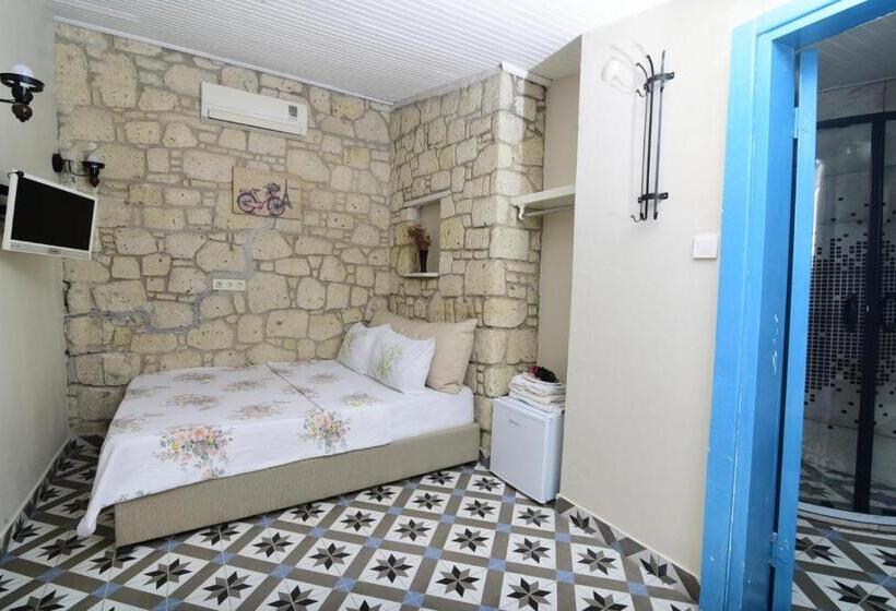 Kekik Alaçatı Otel Mayko