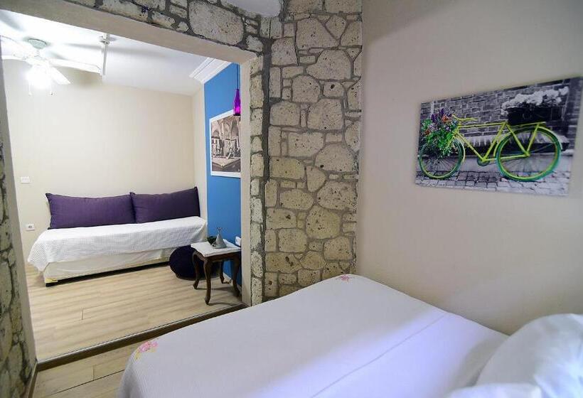 Kekik Alaçatı Otel Mayko