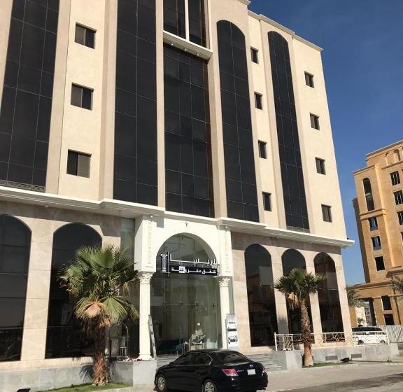 Larissa Suites