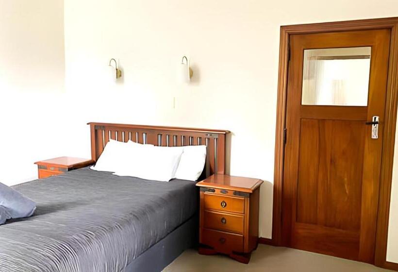 מוטל Havelock North Holiday Park