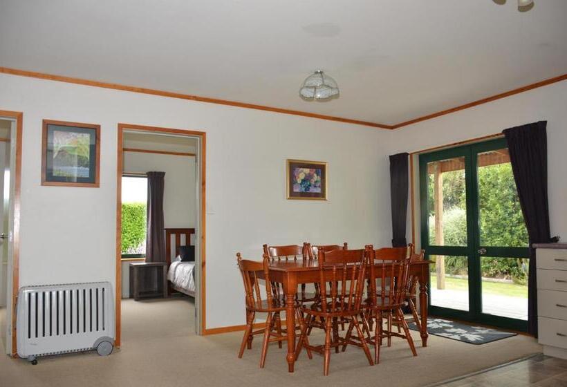 מוטל Havelock North Holiday Park