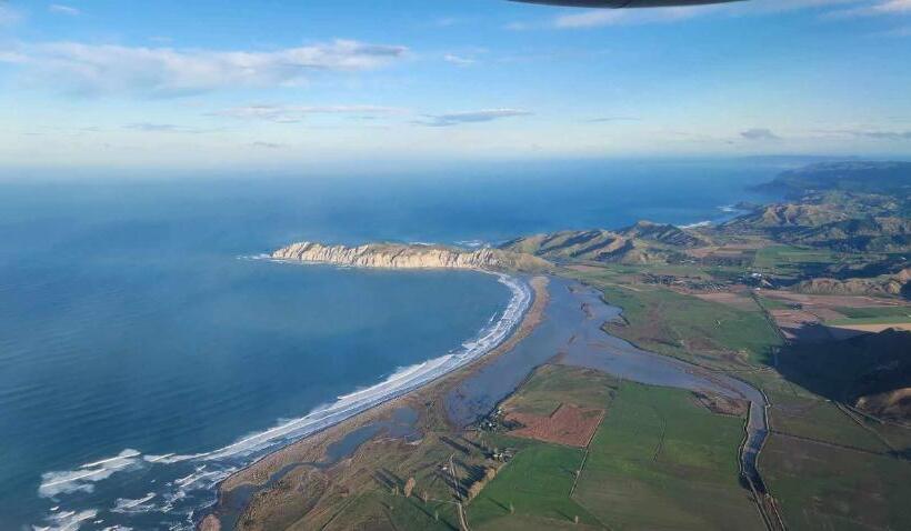 مُتل The Headland Lodge