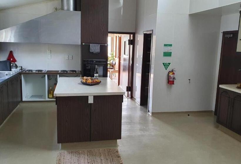 مُتل The Headland Lodge