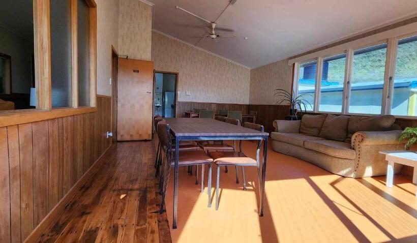 مُتل The Headland Lodge