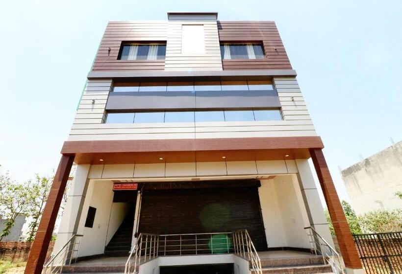 Oyo Hotel Chanderlok