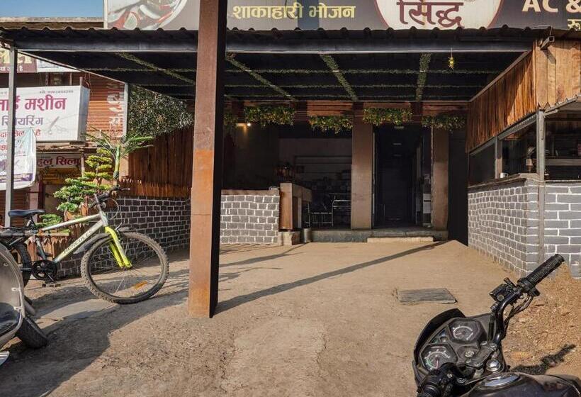 Oyo Hotel Shree Siddh