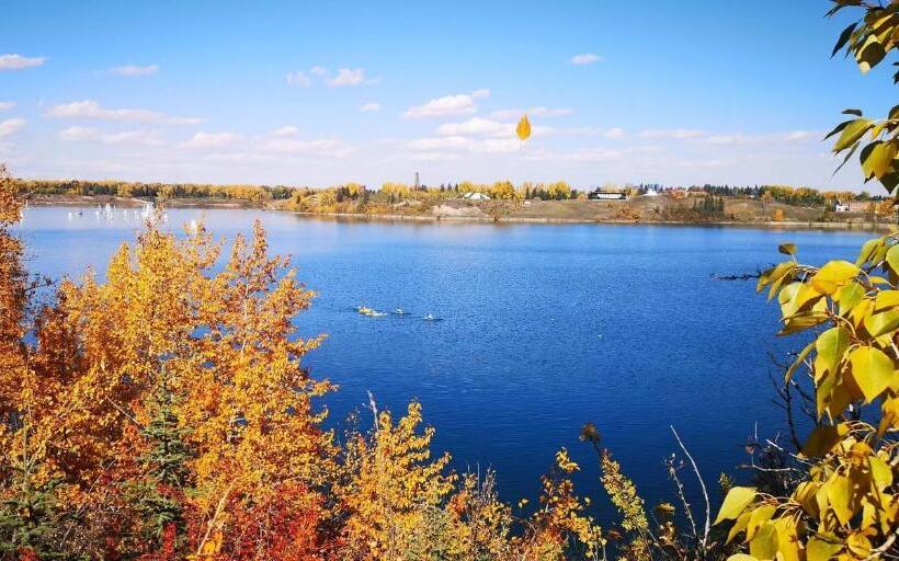 بنسيون A Home By Chinook Mall And Heritage Park