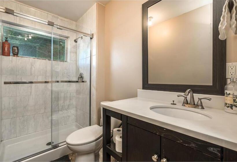 بنسيون A Home By Chinook Mall And Heritage Park