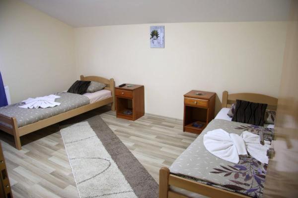 پانسیون Apartmani Kadunić
