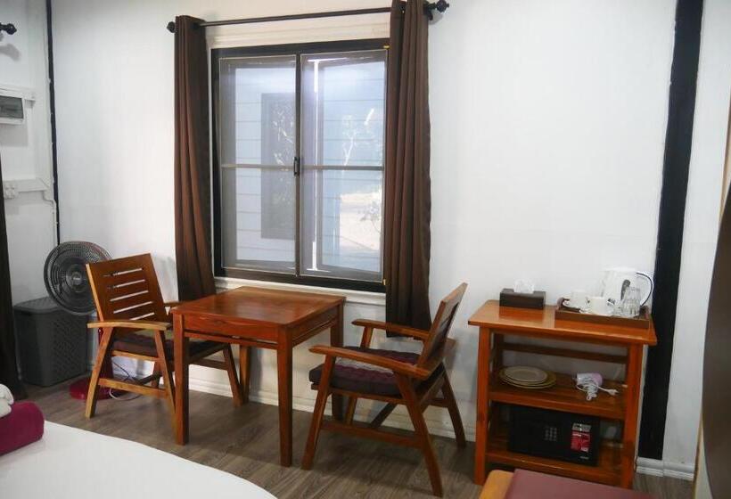 פנסיון Big Elk Steak House   Homestay