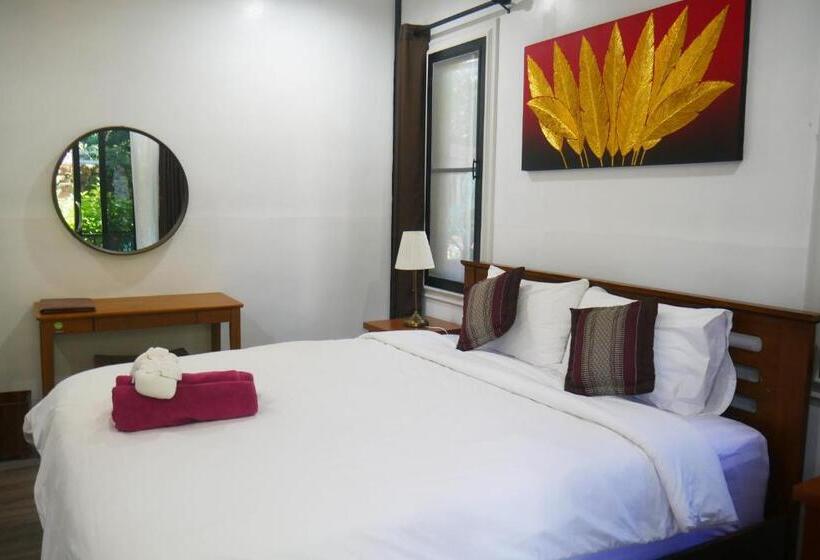 פנסיון Big Elk Steak House   Homestay