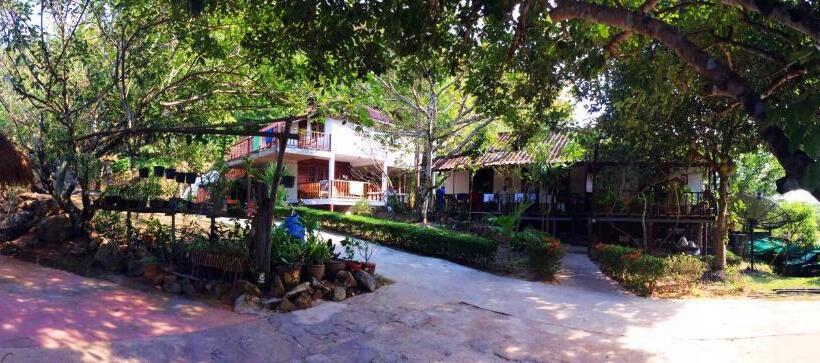 פנסיון Big Elk Steak House   Homestay