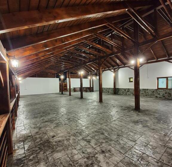 Пансион Cabana Rares