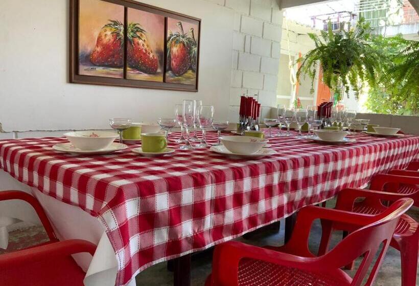 펜션 Casa Universitaria El Trebol