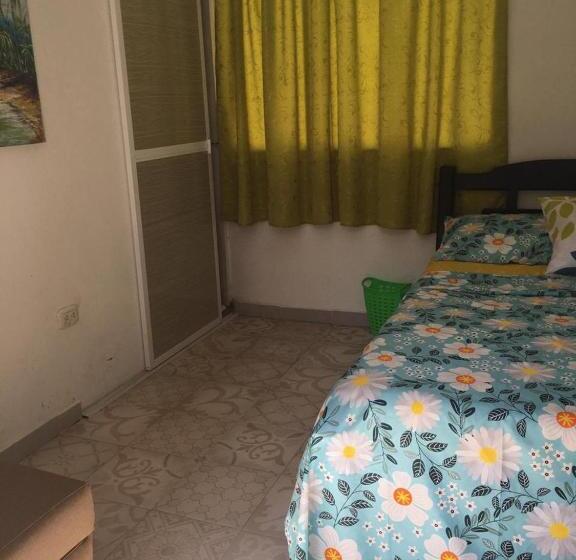 ペンション Casa Universitaria El Trebol