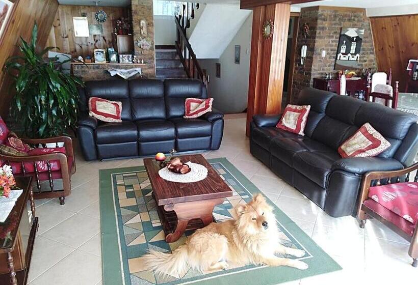 Пансион Chalet Los Pinos