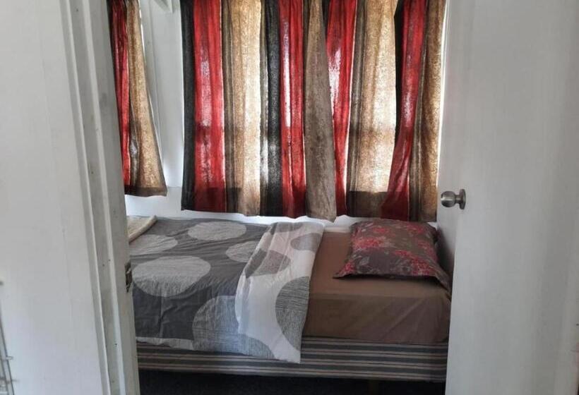 بنسيون Central Holiday Home