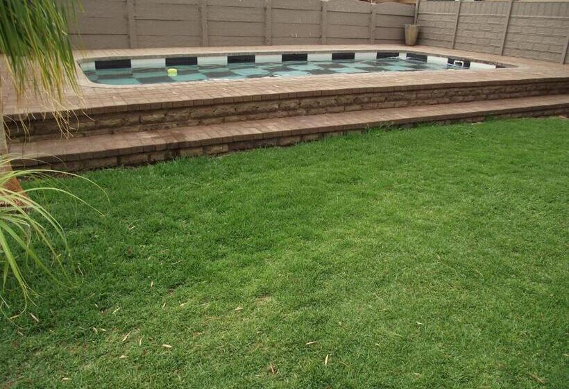 פנסיון De Nachtuilen Guesthouse