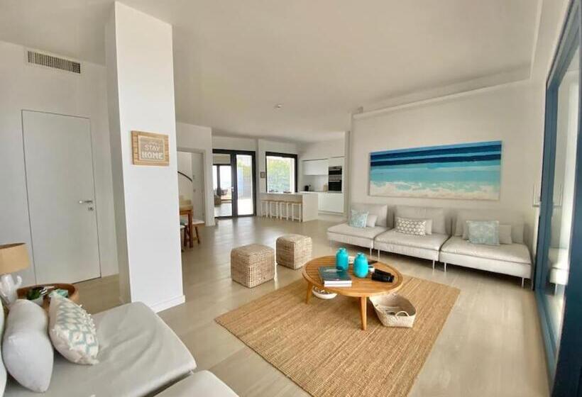 펜션 Fenandgi Luxury Hospitality At Its Finest !