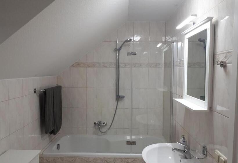 ペンション Fiore Gästezimmer