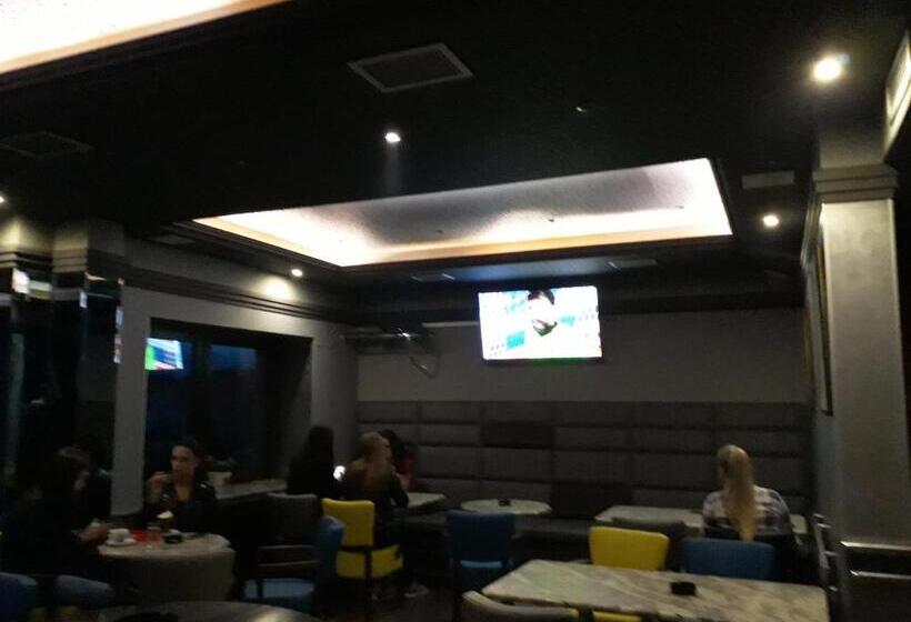 پانسیون Gradska Kavana Guest House