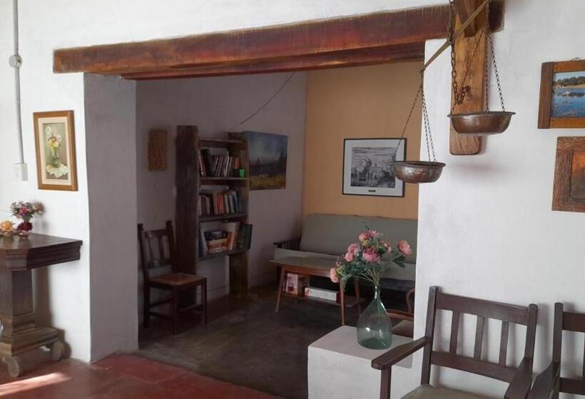 פנסיון Hostal Antigua Casa Criolla