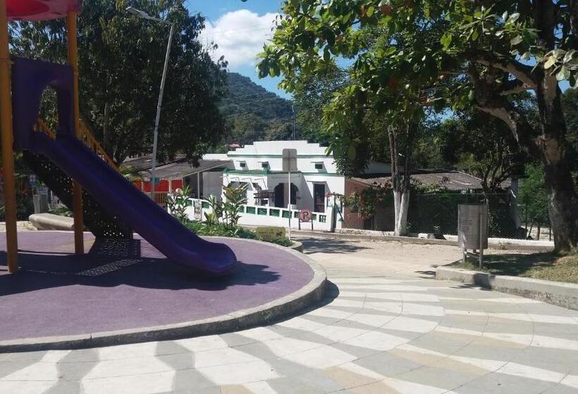 ペンション Hostel Villa Silvia