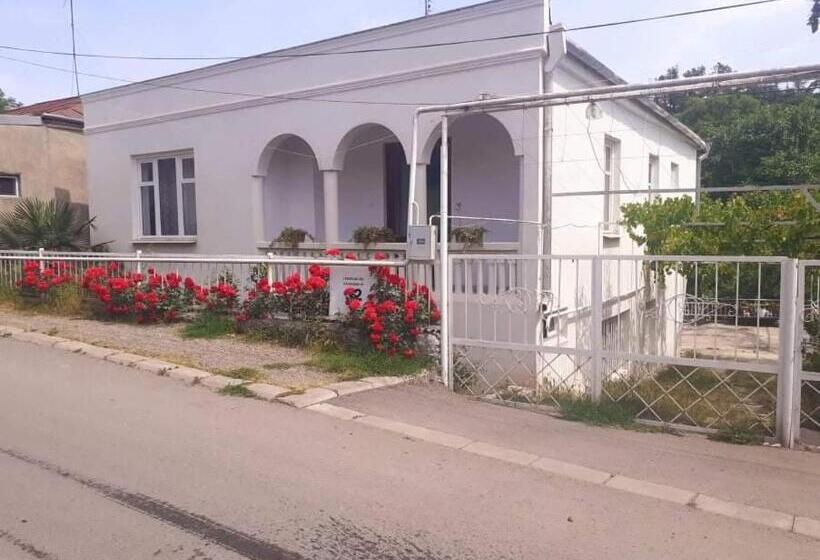 پانسیون House In The Nature