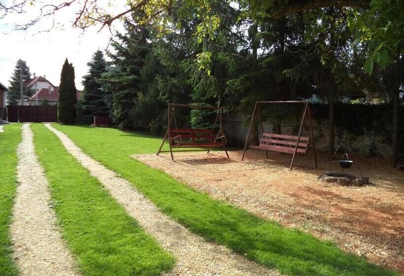 펜션 Jázmin Vendégház Bogács