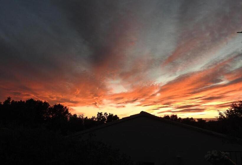 Пансион Le Mas De L Escaillon