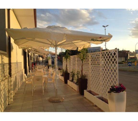 פנסיון Mo  Affittacamere Tavola Calda Caffetteria