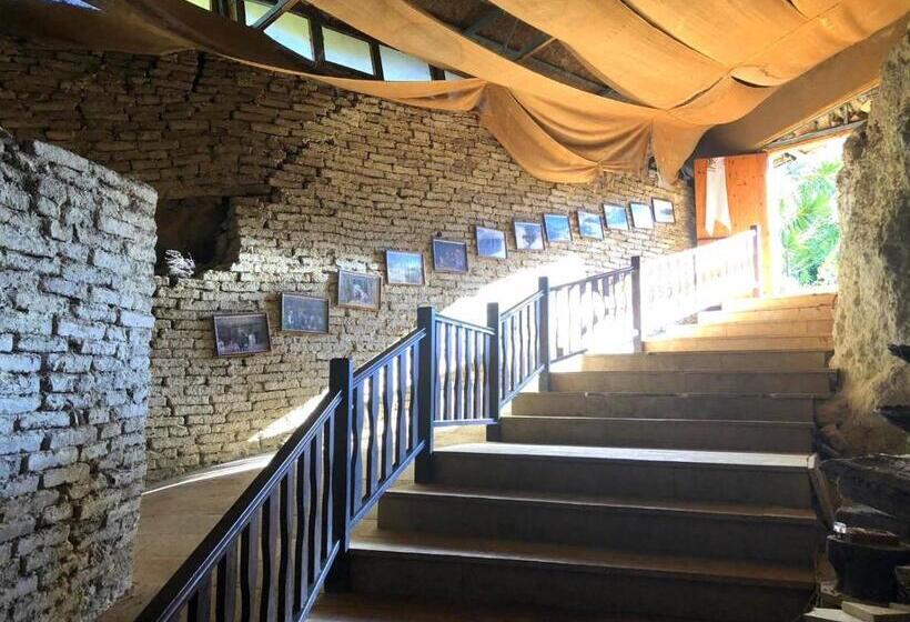 ペンション Nitovikla Hotel & Cave Restaurant & Pool An Authentic Local Experience !