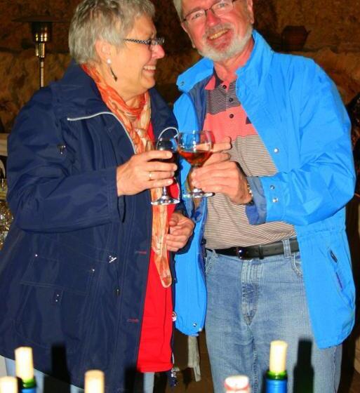 ペンション Nitovikla Hotel & Cave Restaurant & Pool An Authentic Local Experience !