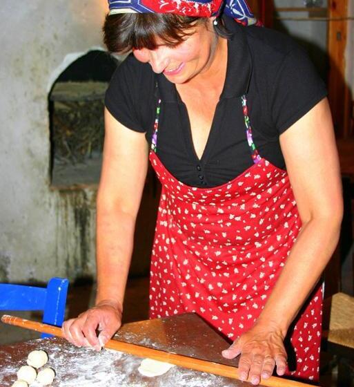 ペンション Nitovikla Hotel & Cave Restaurant & Pool An Authentic Local Experience !